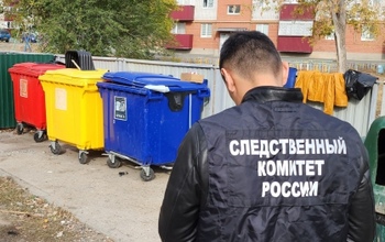 В Новотроицке мужчина попытался сжечь труп знакомого на мусорке во дворе дома (18+)