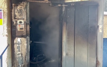 В Оренбурге в подъезде пятнадцатиэтажки загорелся диван