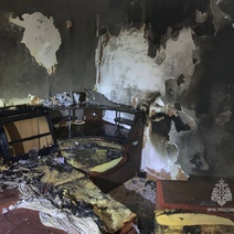 В Орске горела пятиэтажка: спасли десять человек, один из которых получил ожоги