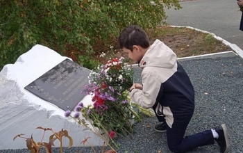 15 лет со дня трагедии в беляевской школе: в Оренбуржье прошел траурный митинг