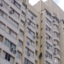 Коммунальный ад: жители многоэтажки третью неделю 