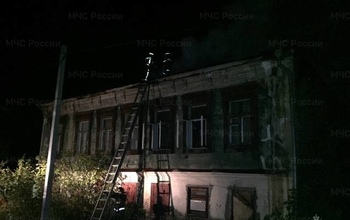 Мужчина и женщина погибли в огне. Ночью в Оренбуржье полыхали дома