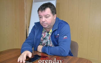 Два человека в одном кресле: кто на самом деле является саракташским военкомом