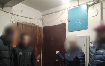 В Оренбурге бывалая убийца порезала ножом брата (18+)