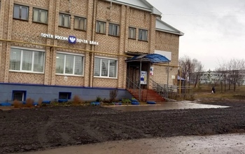 В Бугуруслане после возмущения жителей отсыпали территорию возле почты 