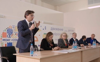 Оренбуржцы взывают к министру образования Пахомову построить школы