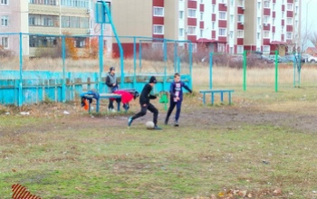 Всё, чего дождались спортсмены из Авиагородка - плановый ремонт «коробки»