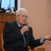 80 лет - полет нормальный! Оренбуржец Виктор Камнев отметил юбилей