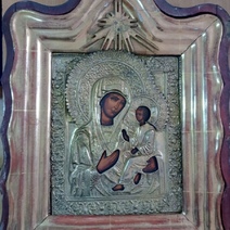 В Оренбурге у женщины украли семейную реликвию – две иконы Смоленской Божией Матери