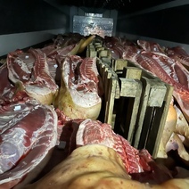 В Оренбургскую область пытались ввезти тонны свинины по поддельным документам