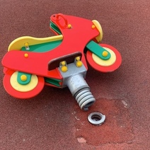 В обновленный парк в Южном поселке Оренбурга наведались вандалы