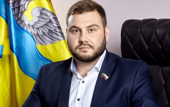 Детские площадки и дороги: депутат Оренбургского Горсовета исполняет наказы избирателей