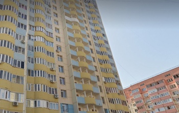 В Оренбурге на ул. Салмышской с 12 этажа выпал 16-летний парень (18+)
