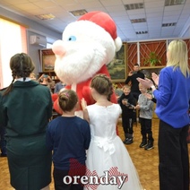 Под Новый год чудеса случаются, даже депутаты в Дедов Морозов превращаются