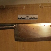 В Бузулуке мужчина порубил знакомого тесаком