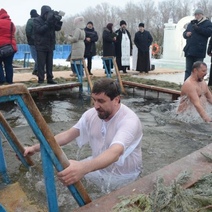 Кто из оренбургских ВИПов окунулся в крещенскую иордань