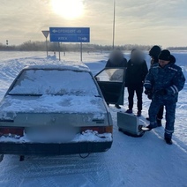 В Оренбурге пьяный подросток угнал автомобиль, но случайно попал под жезл полицейских