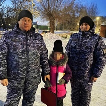 В Новотроицке восьмилетняя девочка сбежала от мамы, а после и от росгвардейцев пыталась дать деру