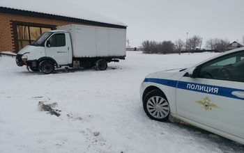 Под Оренбургом ГАЗель задним ходом сбила троих пешеходов, погиб семилетний ребенок (18+)