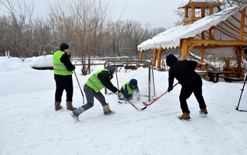 В Оренбурге состоялся турнир по хоккею на валенках