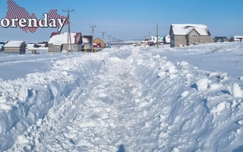 В Абдулино из-за нечищеного снега жители не смогли попасть на работу, в школу и детсад