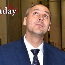 Губернатор Оренбургской области прячется под столом?