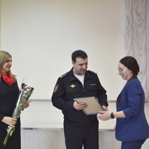 Оренбургская учительница нашла и отнесла в полицию пакет с ювелиркой на 419 000 рублей