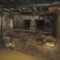 Под Гаем после пожара в доме обнаружены скелетированные останки мужчины (18+)