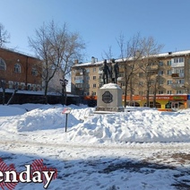 Сердце города в разрухе: насесты для голубей вместо скамеек для оренбуржцев
