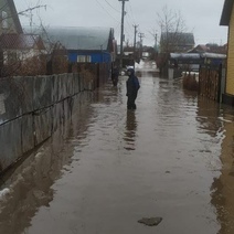 Первый день паводка в Оренбуржье: где затопило больше всего