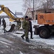 В Кувандыке из-за коммунальной аварии на коллекторе все жители остались без воды и тепла