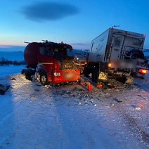 В Абдулинском районе два КамАЗа не поделили дорогу: один водитель лечится, другой – под следствием