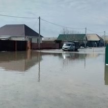 На южных границах Оренбуржья от казахстанской воды сооружают насыпь