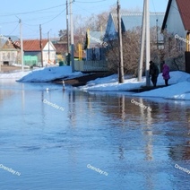 Кадры из подтопленной Новосергиевки: паводок смывает все больше районов Оренбуржья