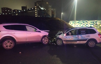 В Новотроицке при столкновении Toyota RAV 4 и LADA Granta погиб один из пассажиров (18+)
