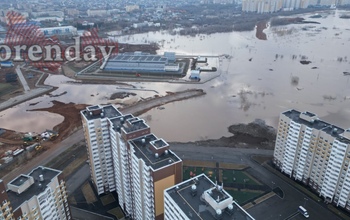 Паводок оставил дома на Уральской без электричества и канализации 
