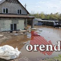 В Оренбургской области огромное количество павших во время паводка животных сжигают на четырех скотомогильниках