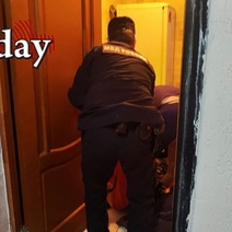 В Оренбурге пожилая женщина несколько часов ждала помощи, лёжа под дверью в коридоре