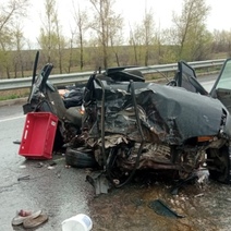 В Октябрьском районе от машин после столкновения ничего не осталось