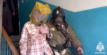 Пожарные спасали жильцов многоквартирного дома на улице Краснознаменной