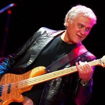 Оренбуржцев с Днем Победы может поздравить Александр Маршал