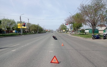 В Оренбурге девушка-байкер снесла на мотоцикле пешехода