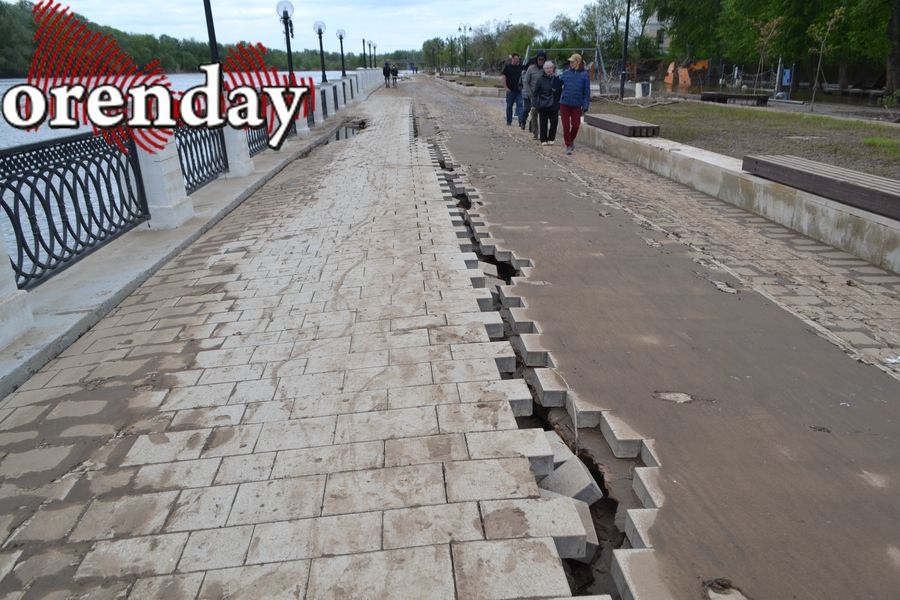 В Оренбурге семья с 8-ю детьми осталась из-за паводка без дома и просит помощи | Новости Оренбурга