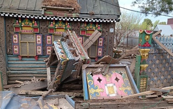 Паводок в Оренбурге не пожалел и сказочный домик в Дубках