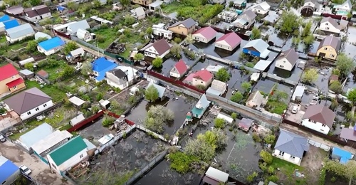 Сточные воды из Оренбурга затапливают поселок Берды и ближайшие СНТ