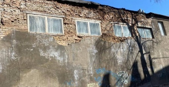 В Оренбурге отец девочки, на которую обрушилась кирпичная кладка старого здания, отсудил компенсацию