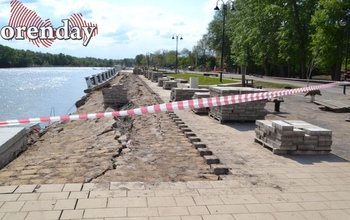 Печально выглядит после паводка оренбургская набережная: что ее вернет 