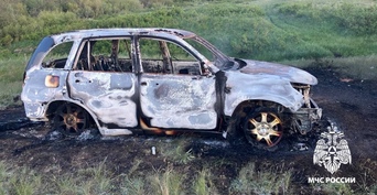 В Оренбуржье в салоне автомобиля заживо сгорел мужчина (18+)