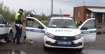 Жизнь или автомобиль: в Оренбургском районе мужчина с помощью ножа отнял у пенсионера машину