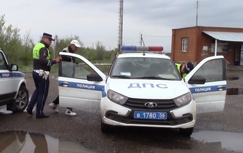 Жизнь или автомобиль: в Оренбургском районе мужчина с помощью ножа отнял у пенсионера машину